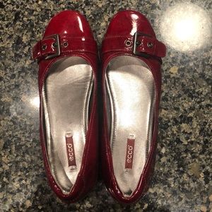 Ecco women’s Red Patent Leather Buckle accent 9/40